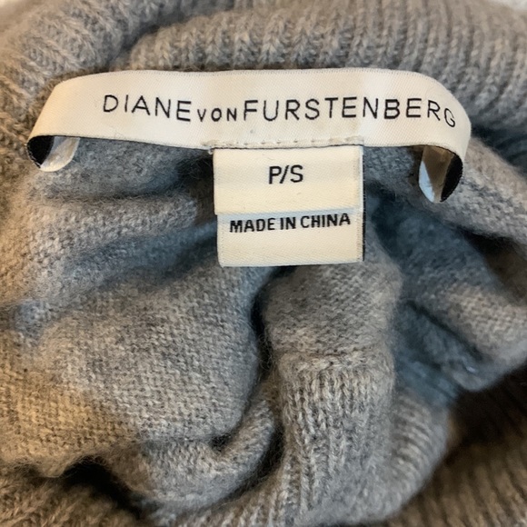 Diane Von Furstenberg Grey Cashmere Turtleneck Sweater - Picture 2 of 6